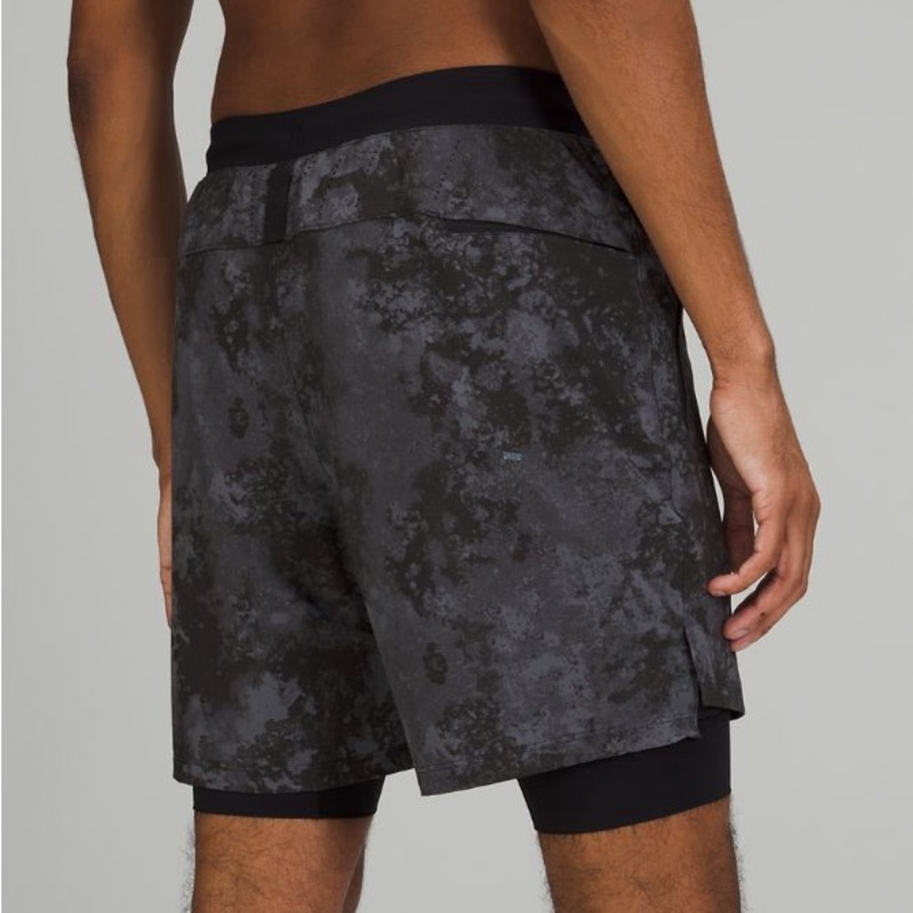 Lululemon License to Train Short 7" *Lined
Tactile Print Anchor Black Small - Picture 3 of 14